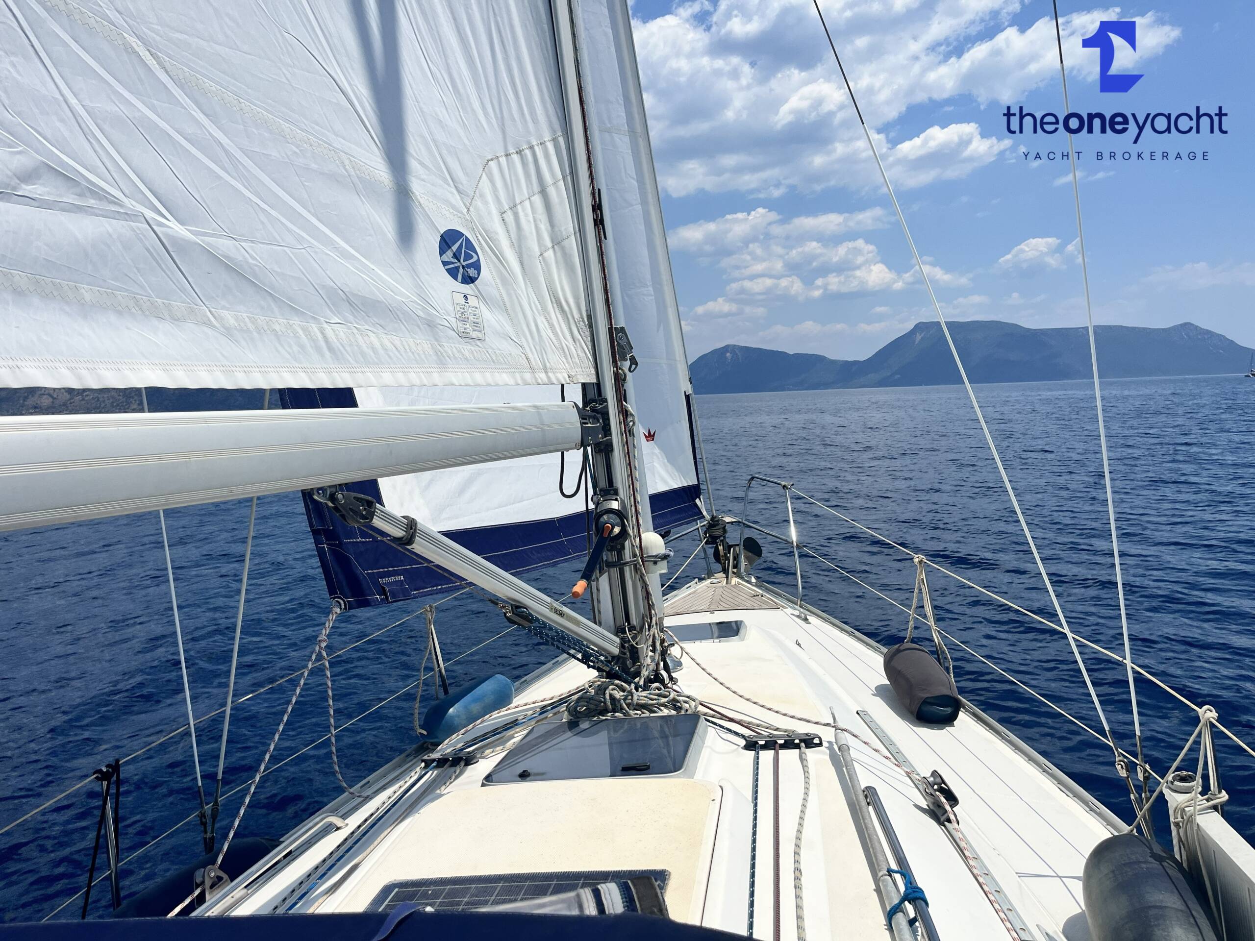 Bavaria 32 Holiday - Image 6