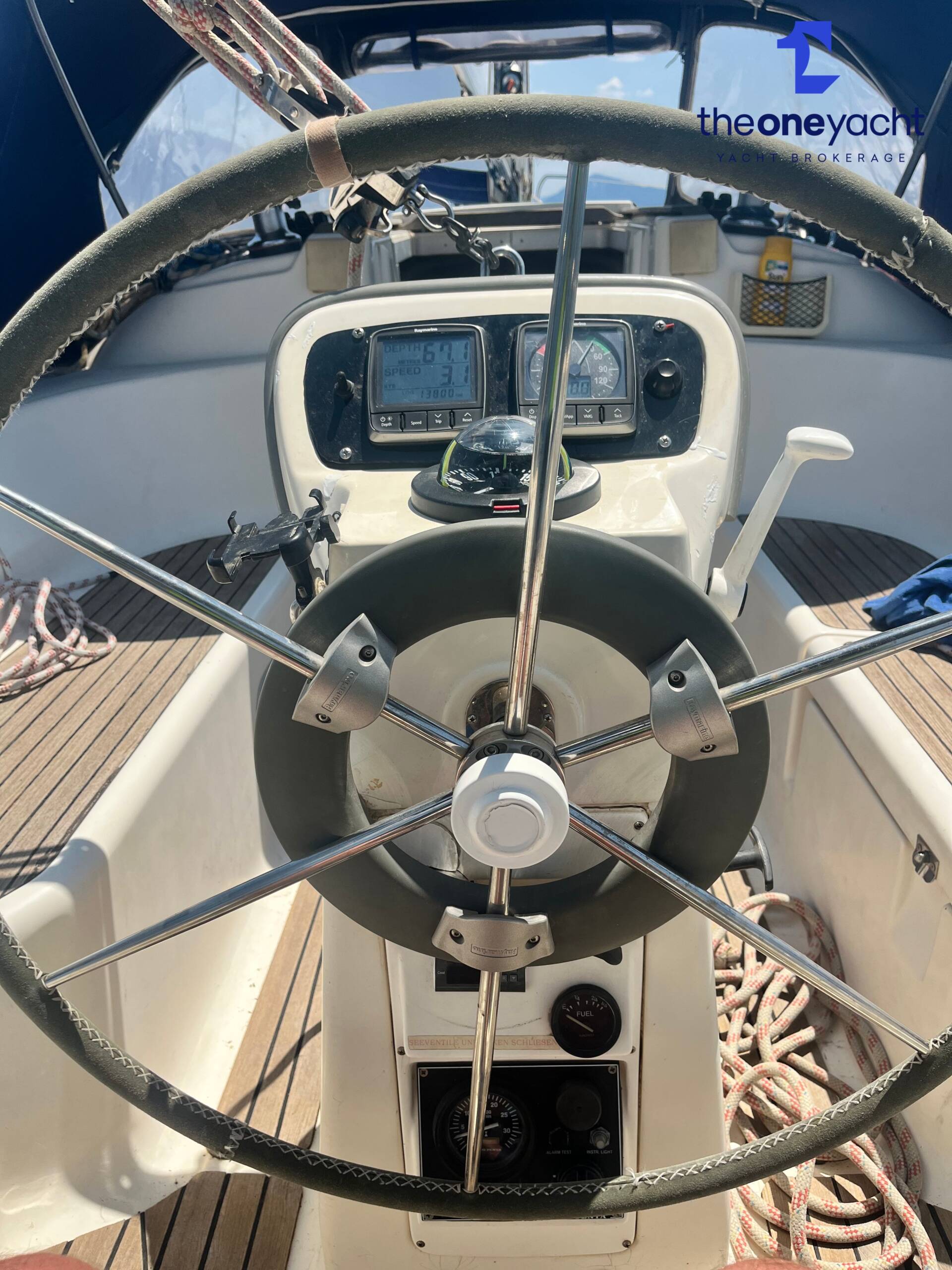 Bavaria 32 Holiday - Image 7