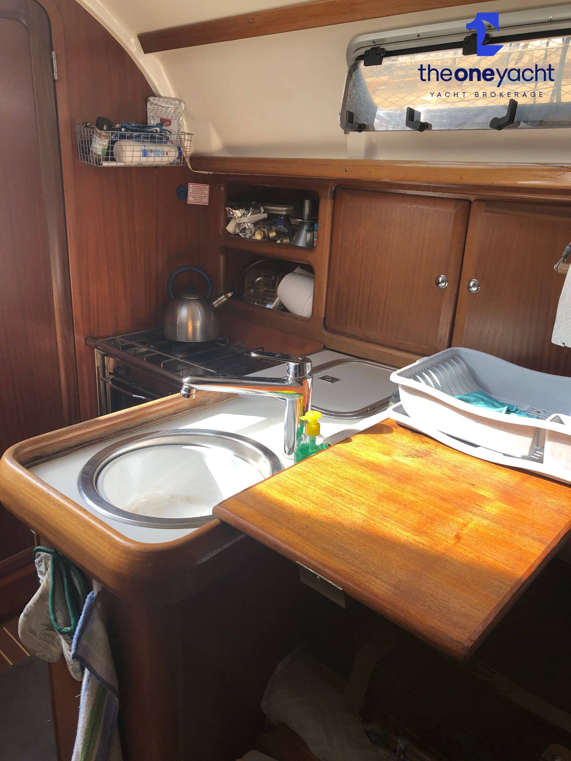 Bavaria 32 Holiday - Image 9