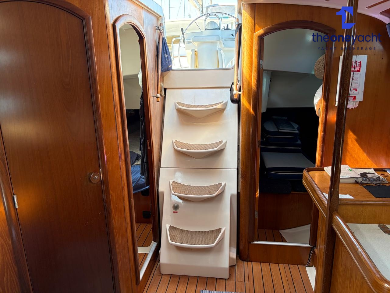 Beneteau Oceanis 351 - Image 17