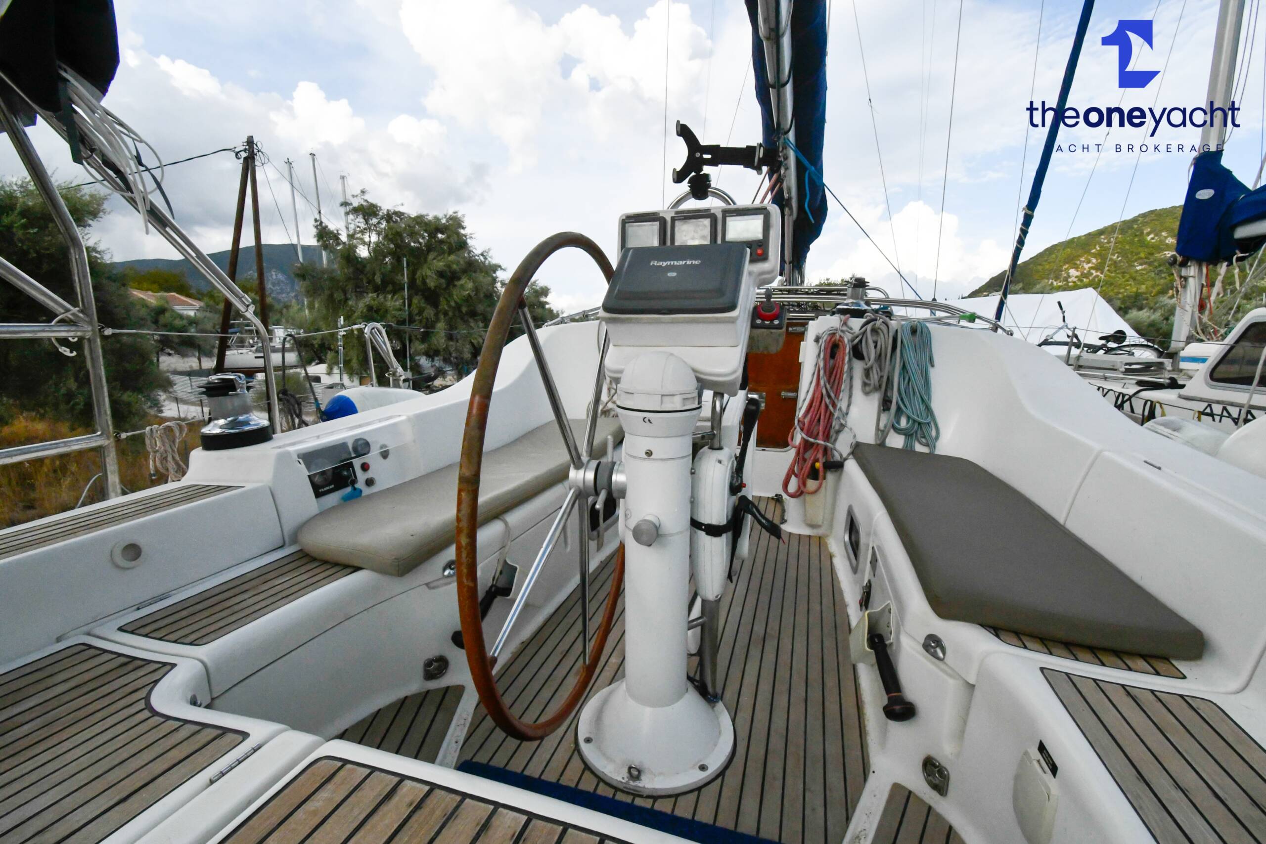 Beneteau Oceanis Clipper 393 - Image 14