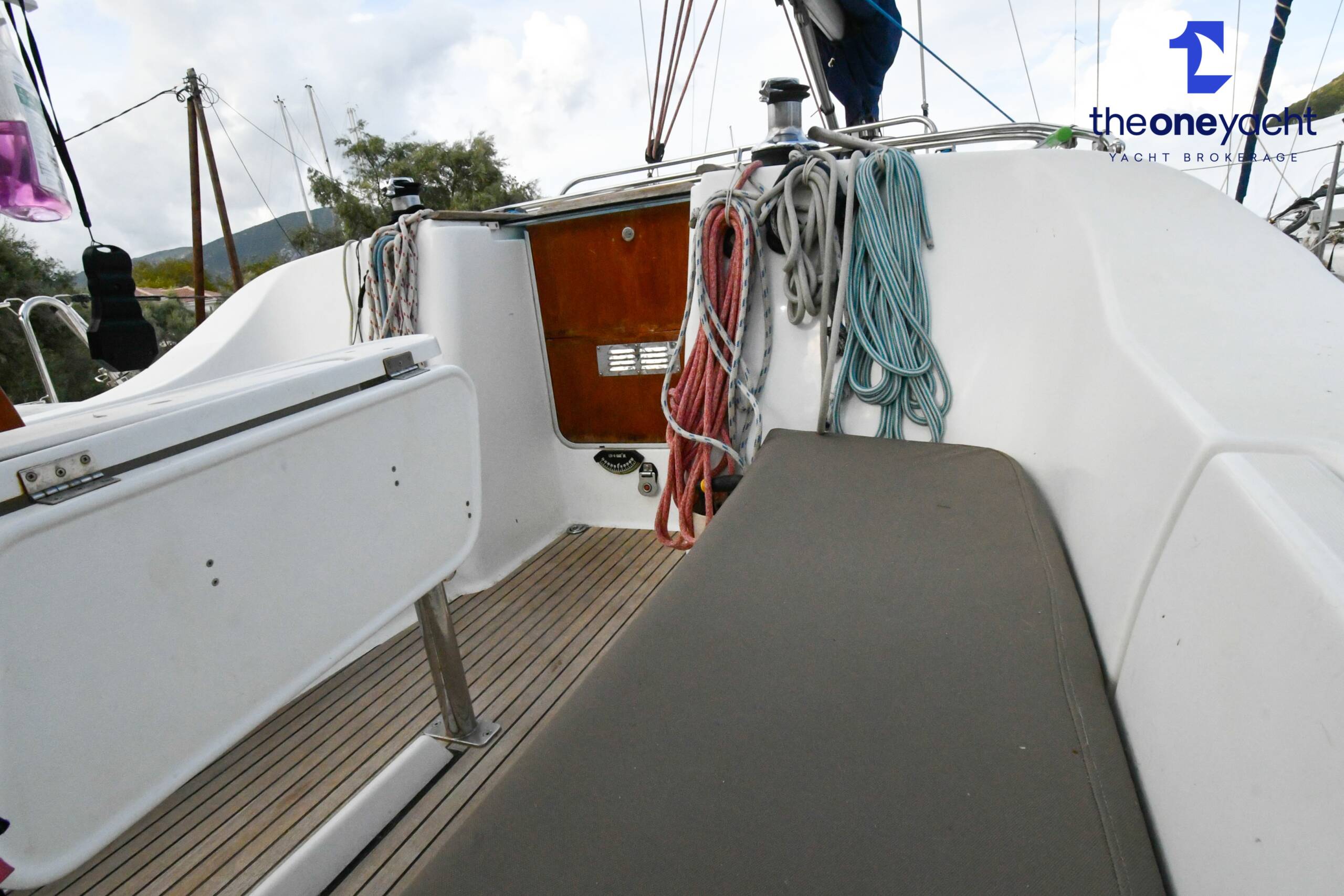 Beneteau Oceanis Clipper 393 - Image 24