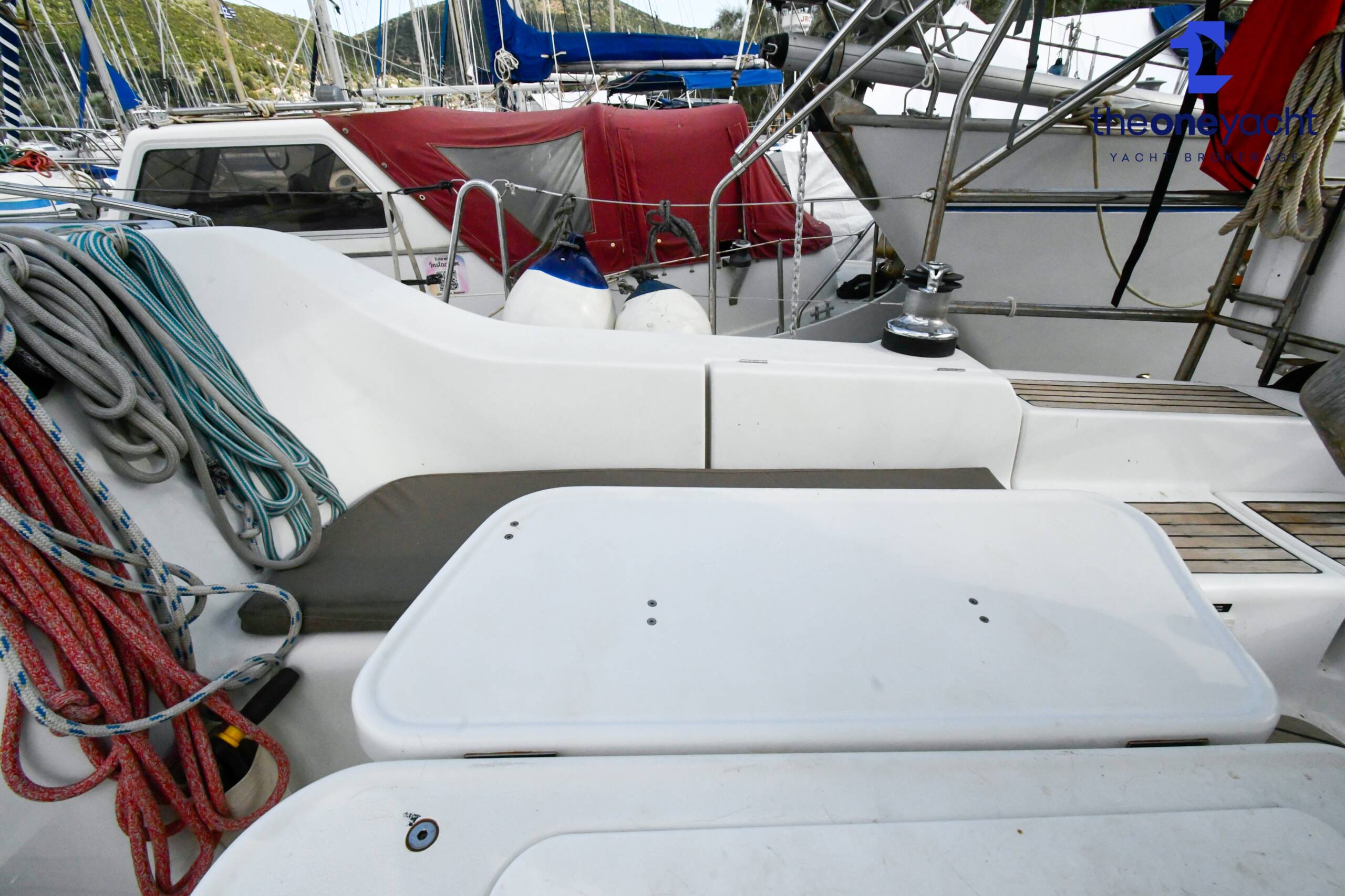 Beneteau Oceanis Clipper 393 - Image 36