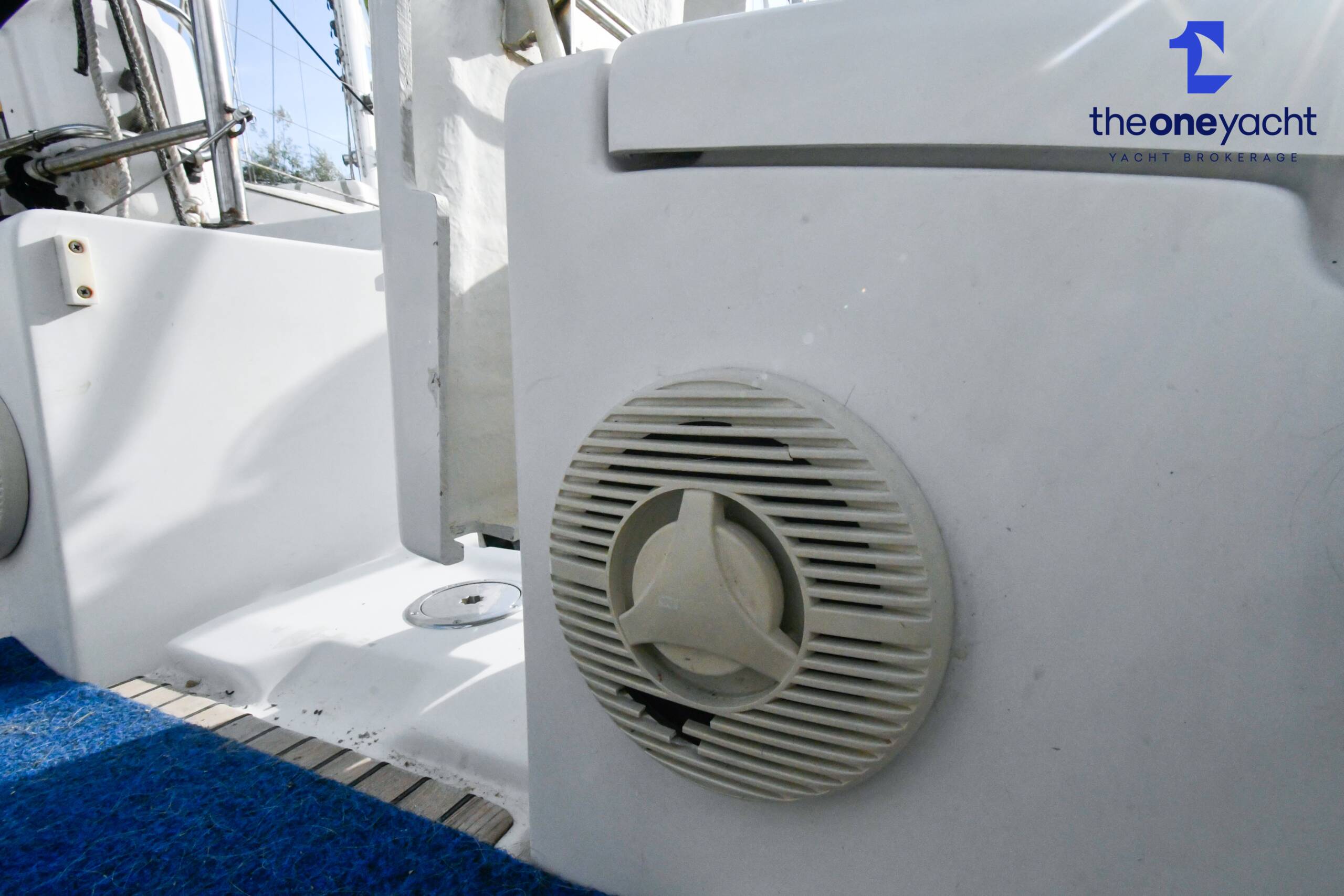 Beneteau Oceanis Clipper 393 - Image 38