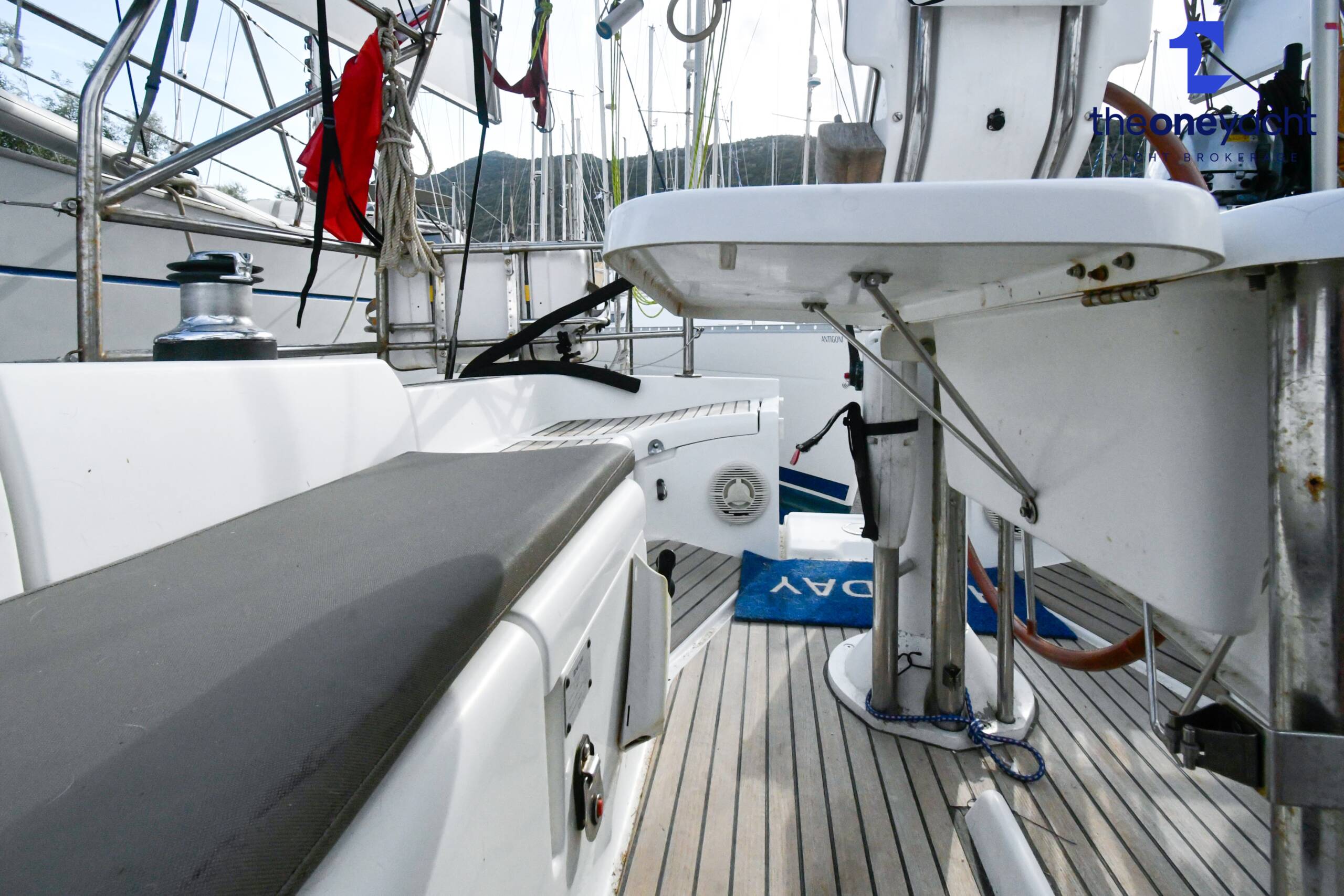 Beneteau Oceanis Clipper 393 - Image 39