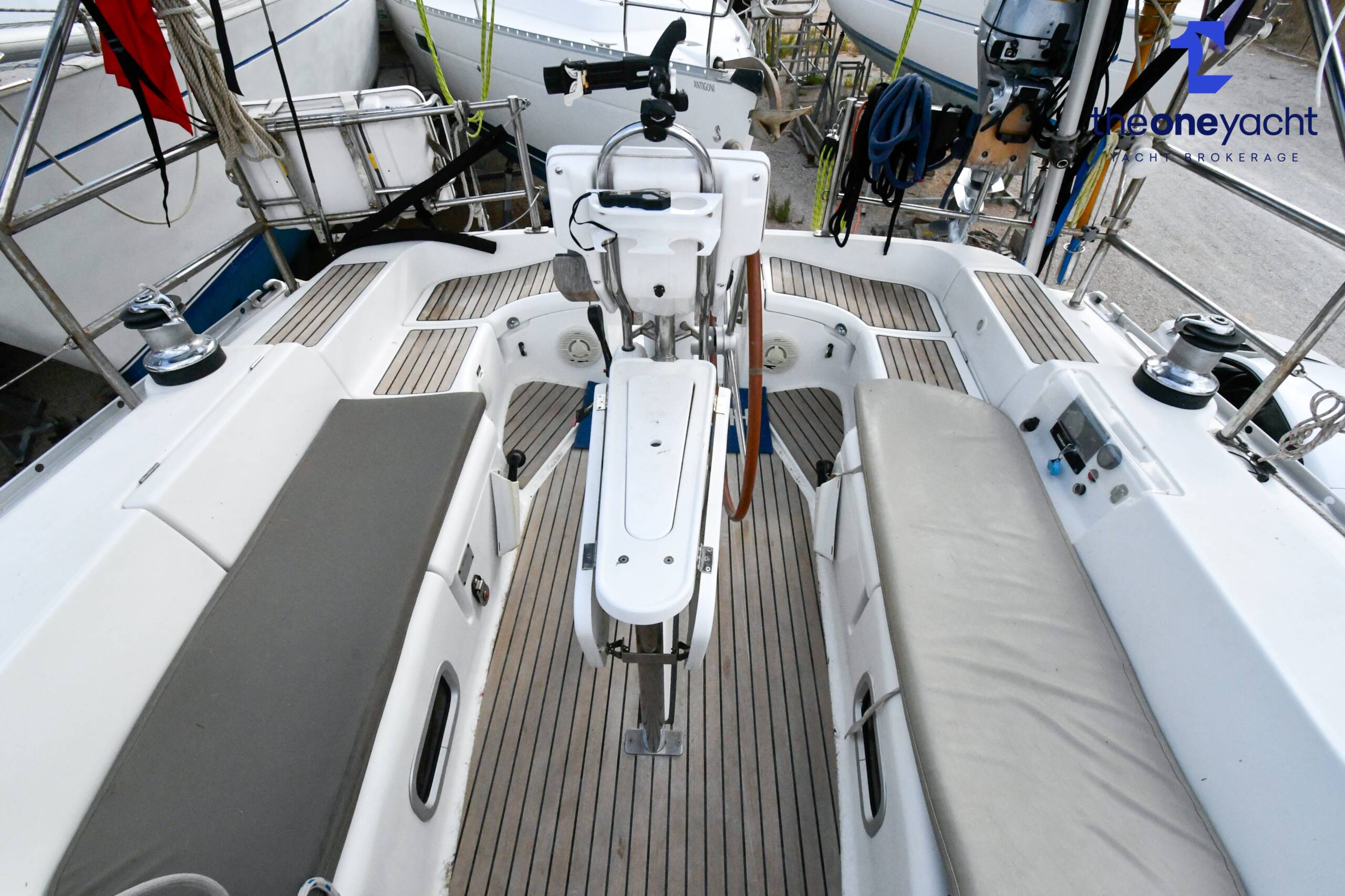 Beneteau Oceanis Clipper 393 - Image 40