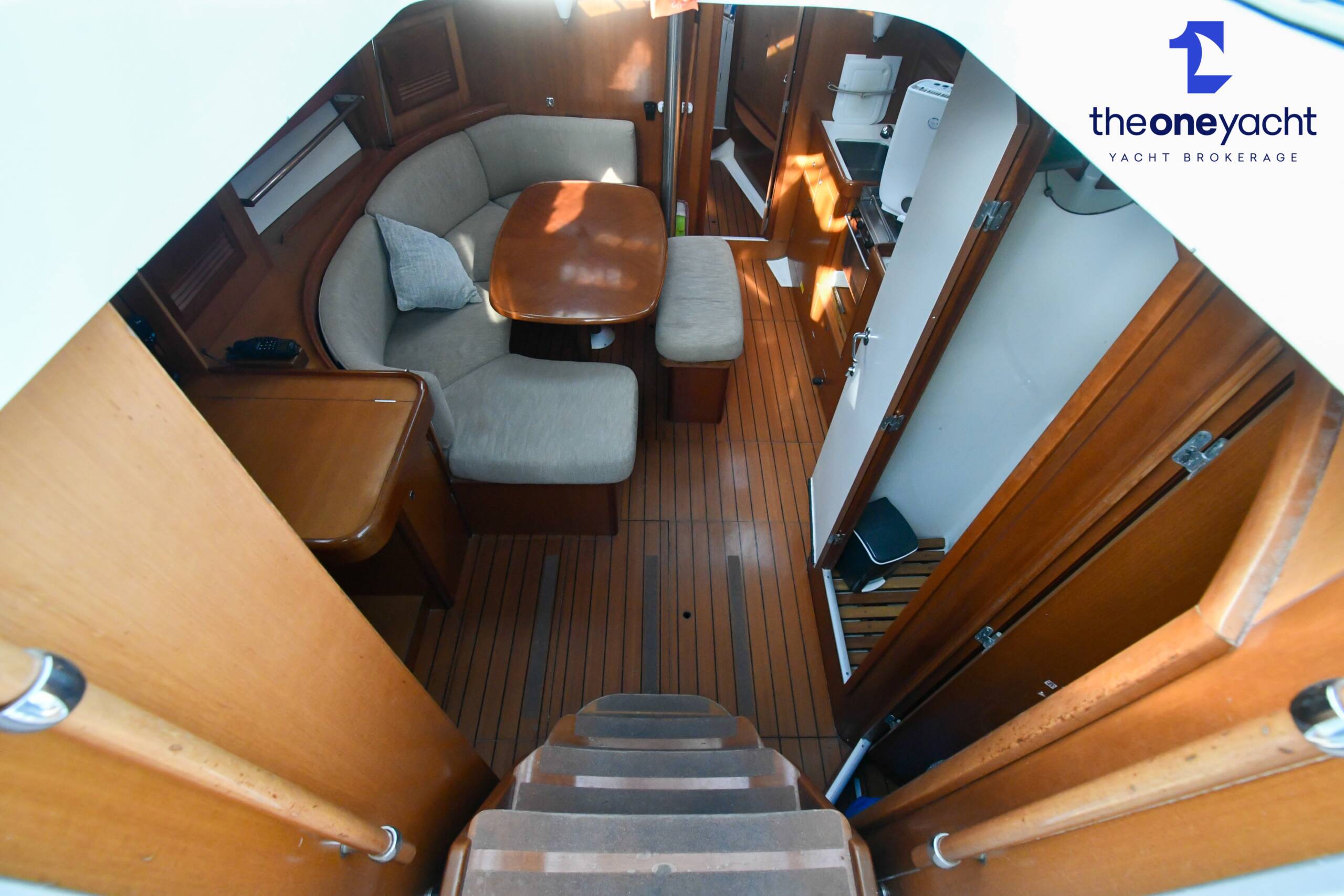 Beneteau Oceanis Clipper 393 - Image 48