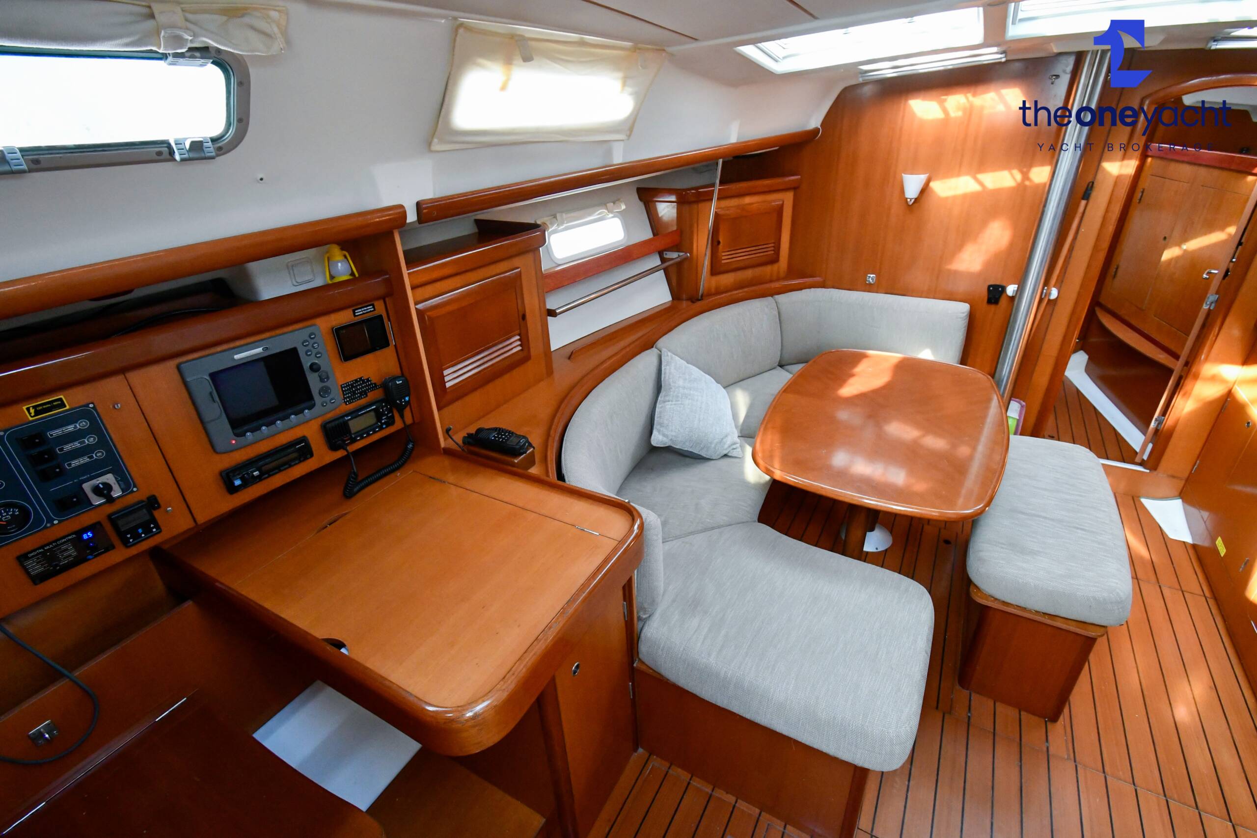 Beneteau Oceanis Clipper 393 - Image 50