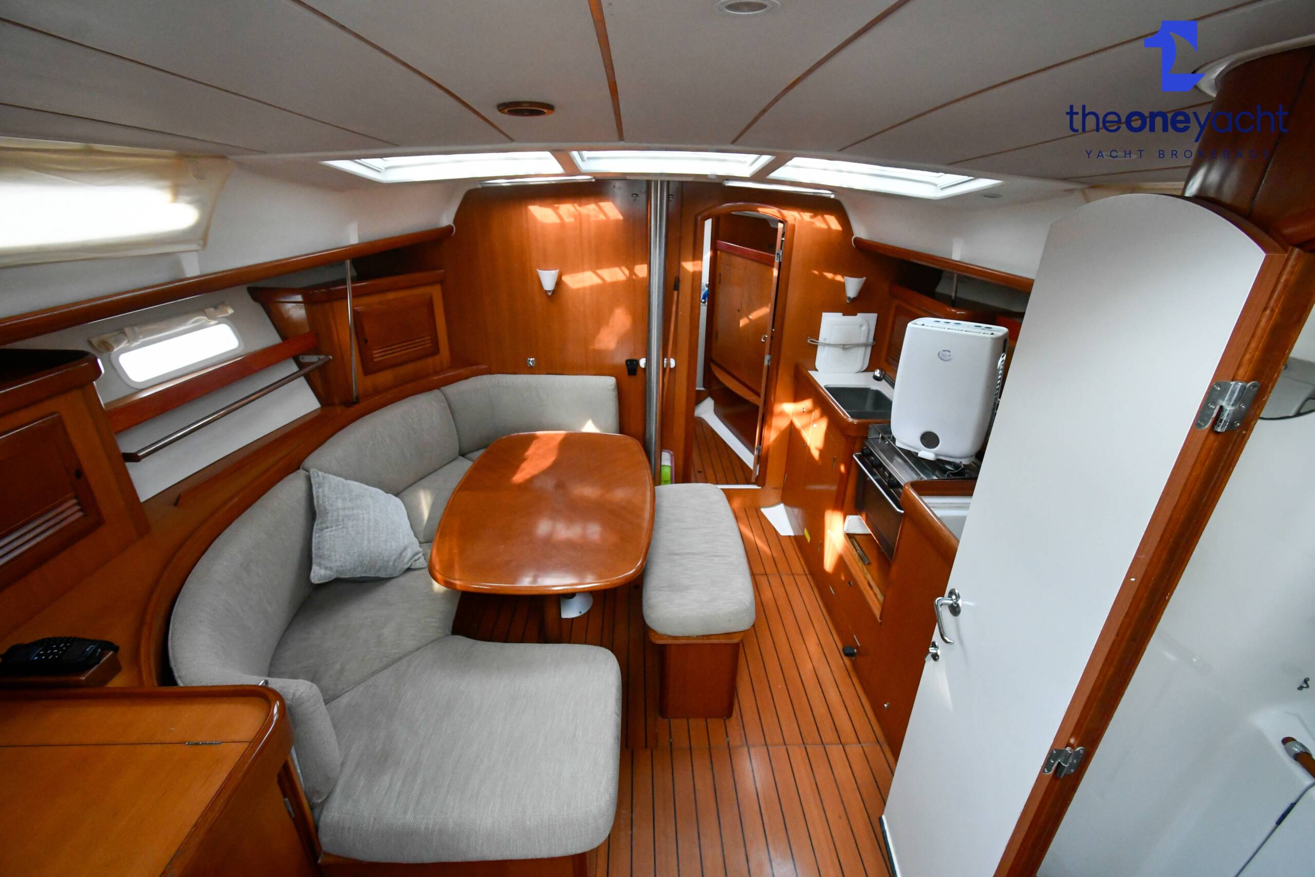 Beneteau Oceanis Clipper 393 - Image 51