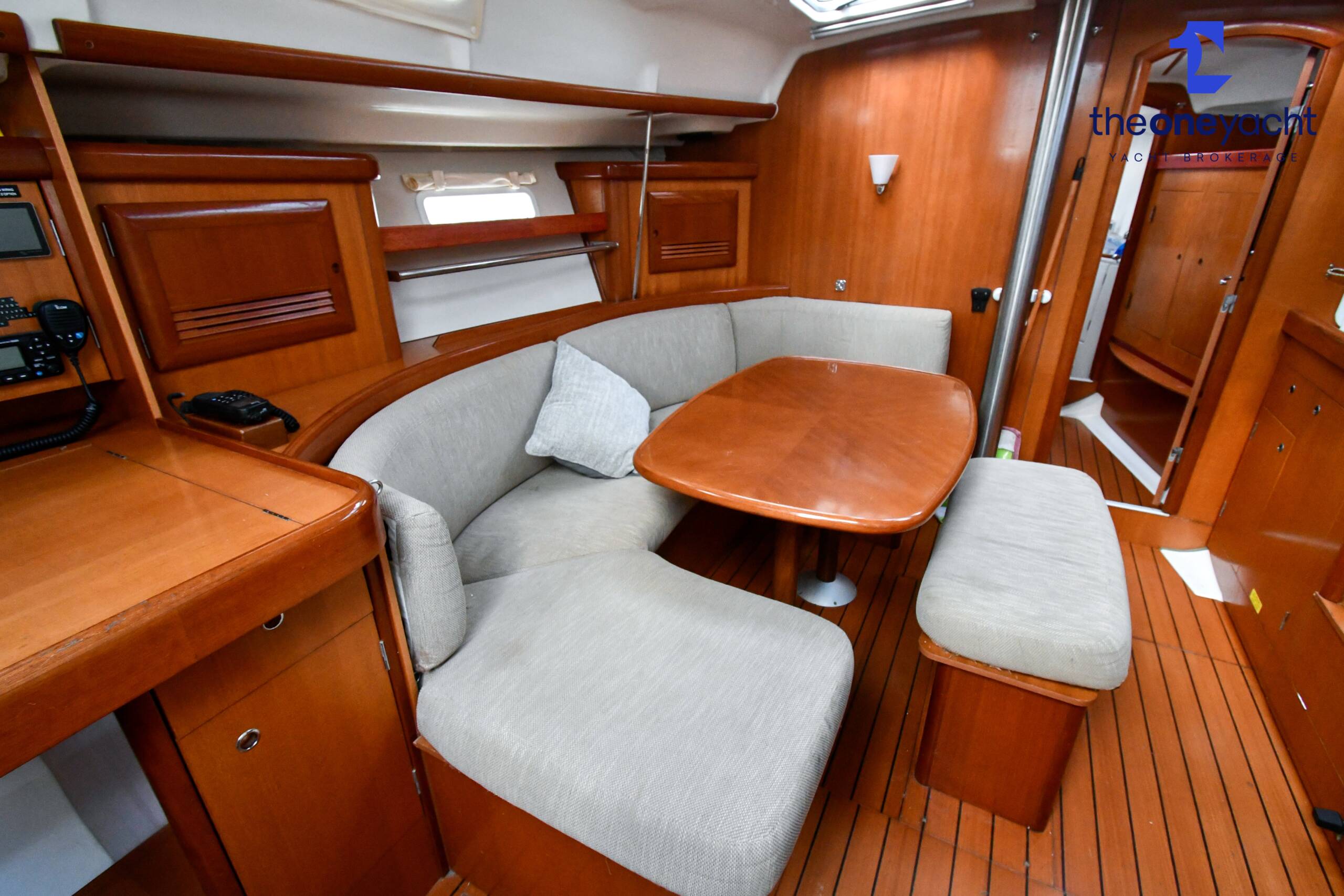 Beneteau Oceanis Clipper 393 - Image 52