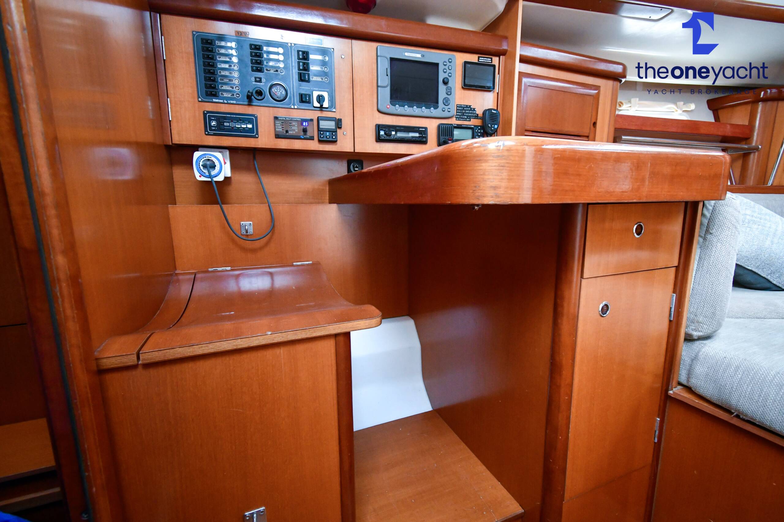 Beneteau Oceanis Clipper 393 - Image 59