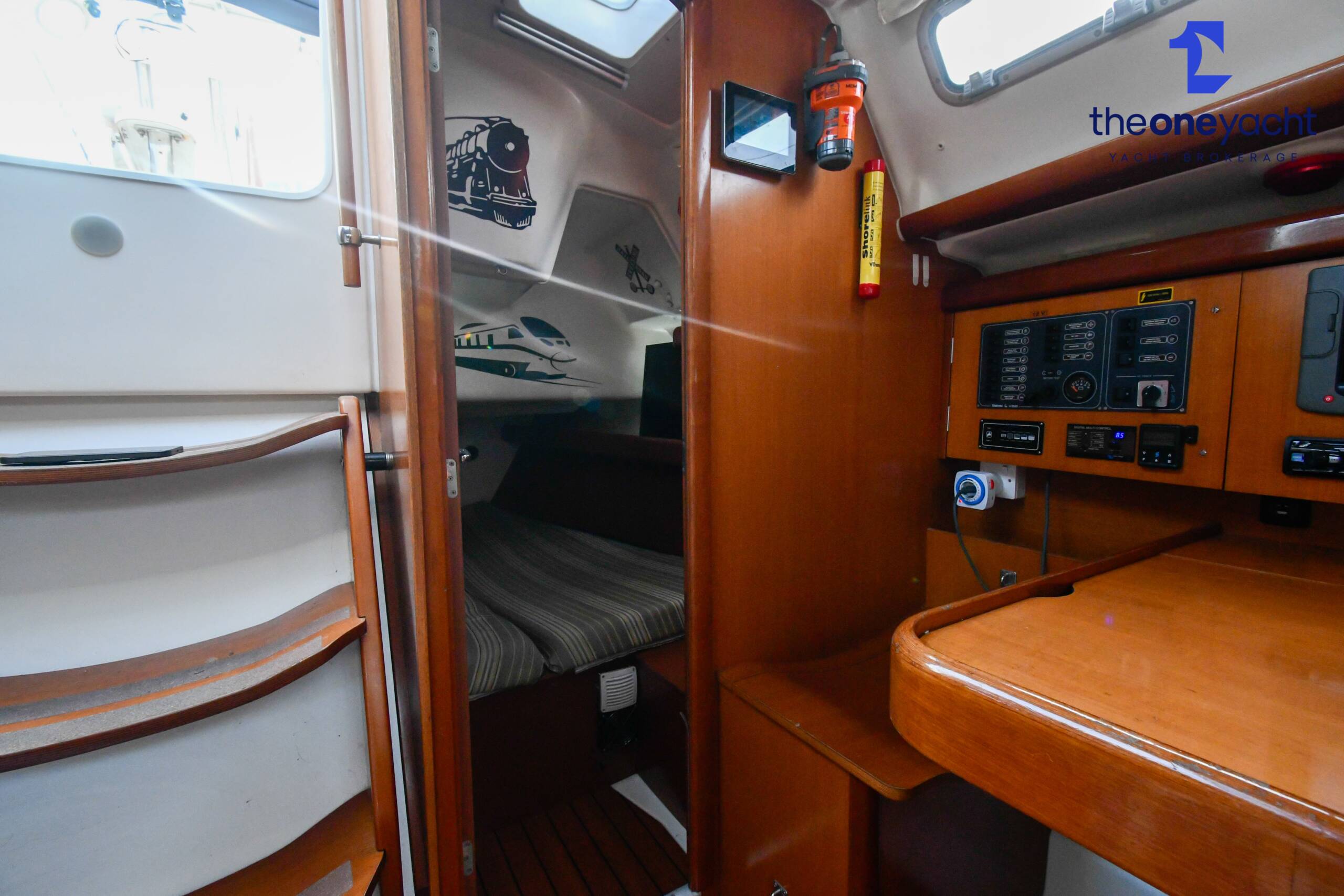 Beneteau Oceanis Clipper 393 - Image 64